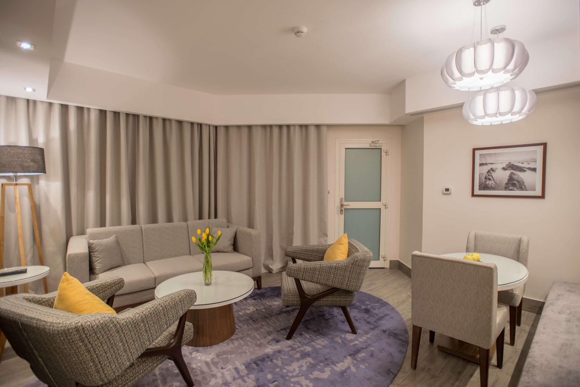 Radisson Blu Resort, Al Khobar Half Moon Bay Exterior photo The interior of a suite at the hotel