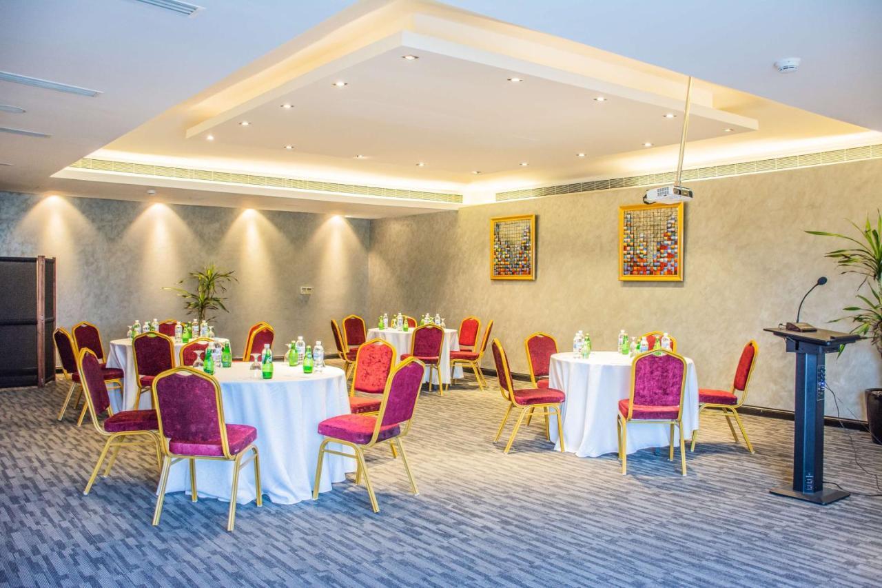 Radisson Blu Resort, Al Khobar Half Moon Bay Exterior photo Meeting room