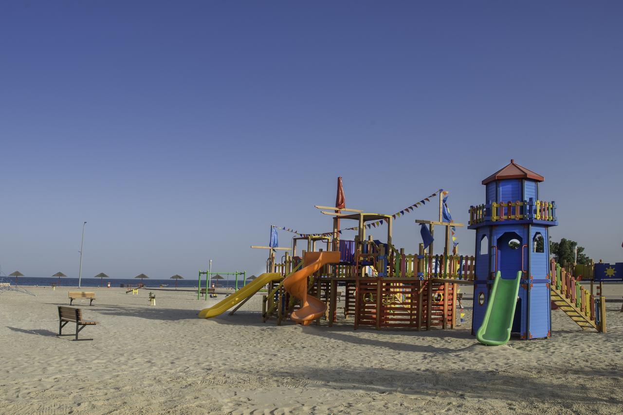 Radisson Blu Resort, Al Khobar Half Moon Bay Exterior photo Playground on the beach