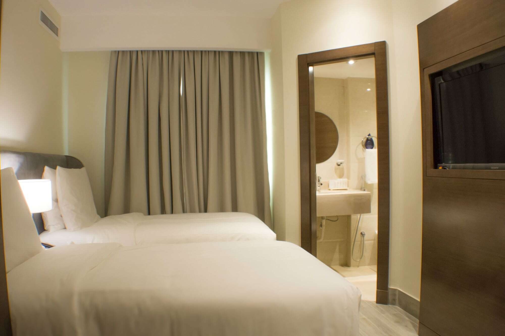 Radisson Blu Resort, Al Khobar Half Moon Bay Exterior photo A room at the hotel
