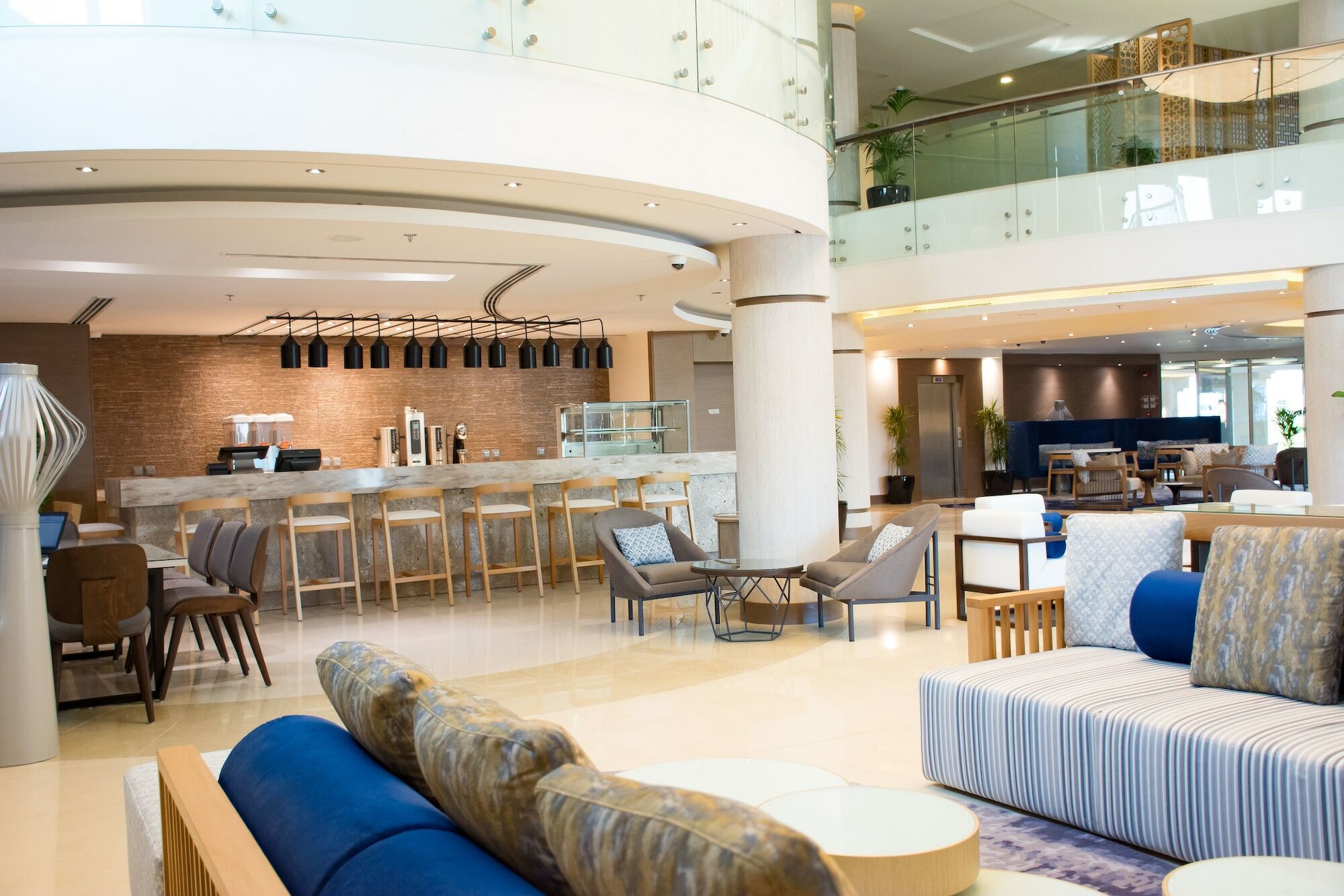 Radisson Blu Resort, Al Khobar Half Moon Bay Exterior photo The lounge at the airport