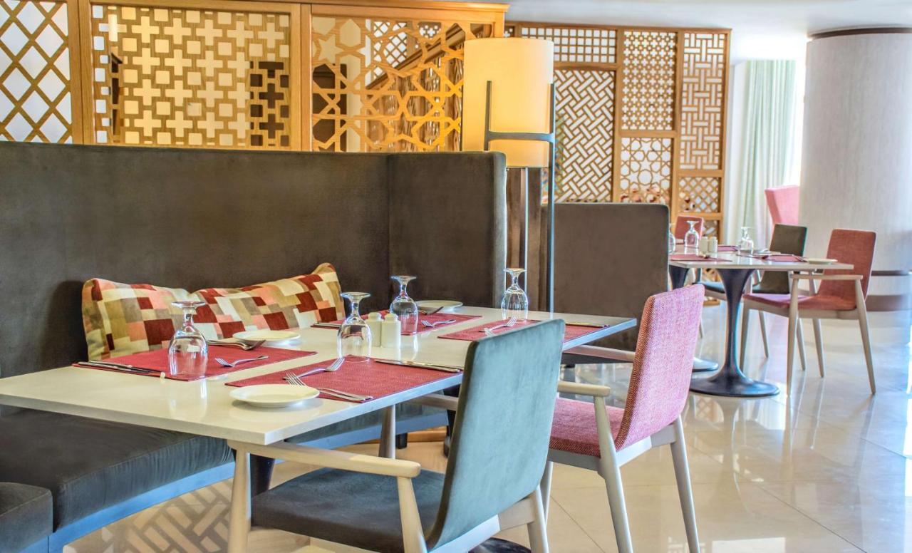 Radisson Blu Resort, Al Khobar Half Moon Bay Exterior photo The restaurant