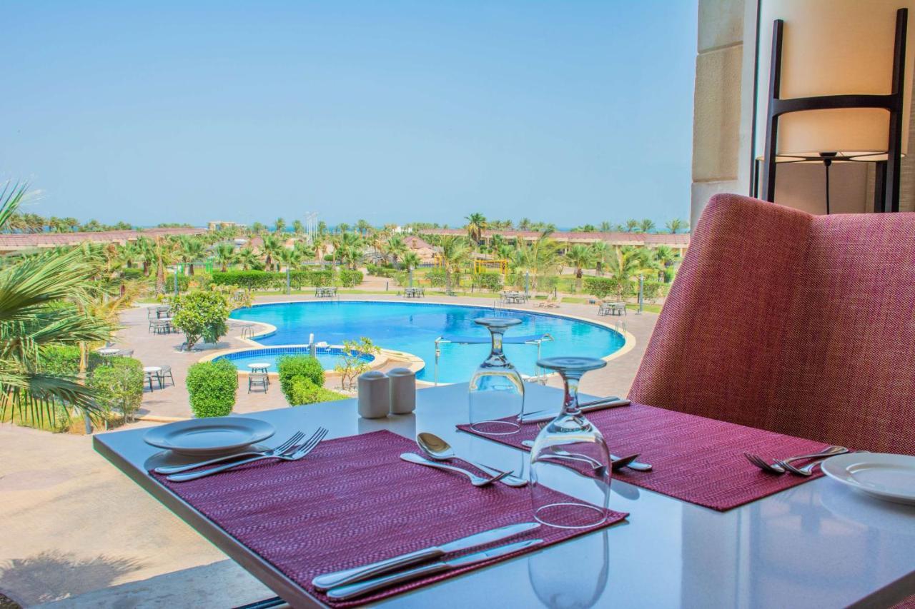 Radisson Blu Resort, Al Khobar Half Moon Bay Exterior photo View from the hotel