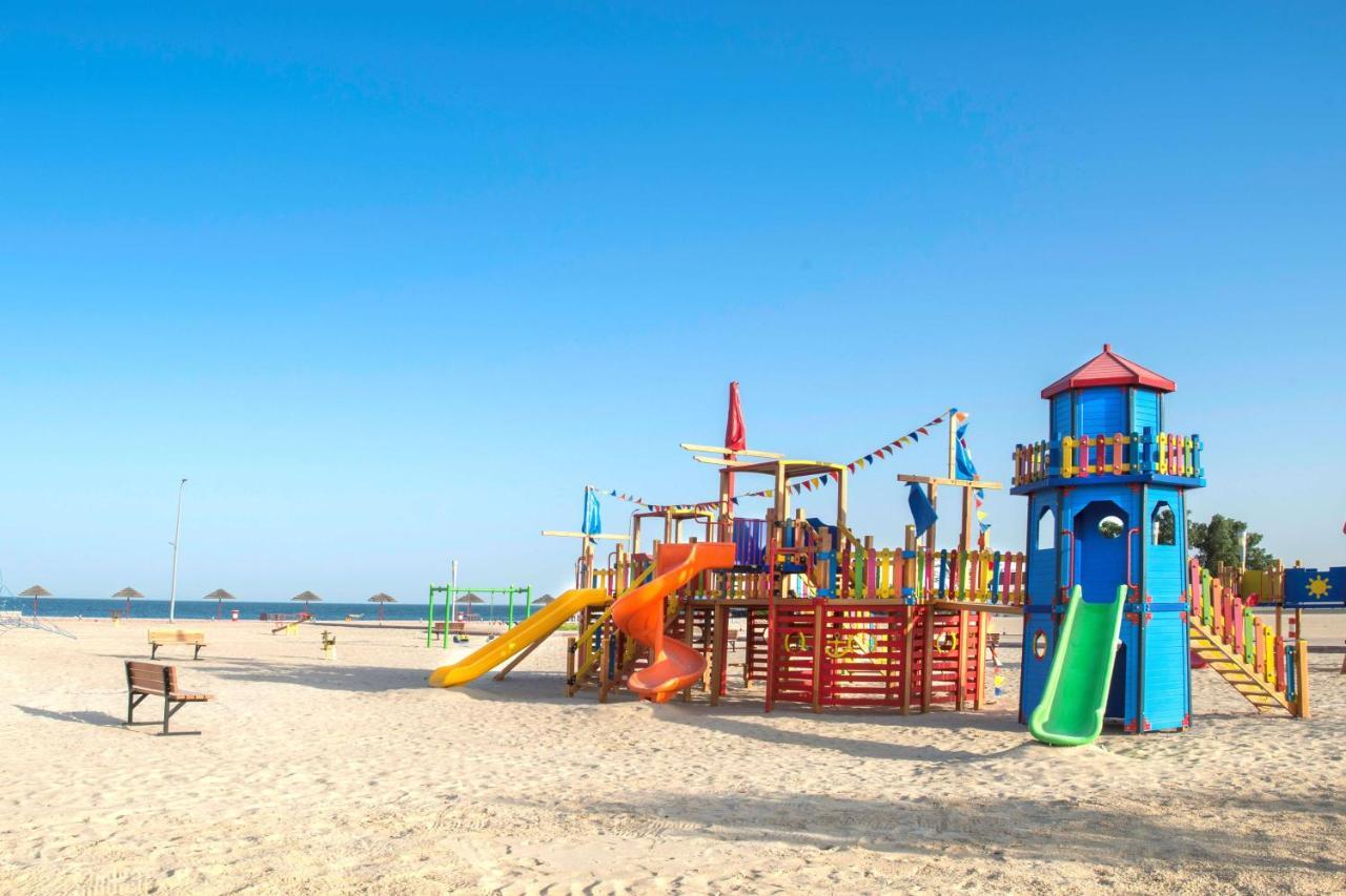 Radisson Blu Resort, Al Khobar Half Moon Bay Exterior photo Playground on the beach